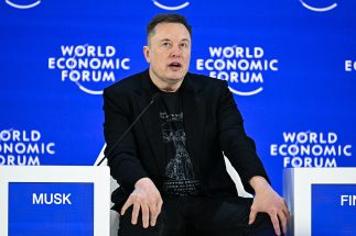 【現役社員が告発】テスラジャパンの過酷労働、背景にある“テスラカルチャー”の厳しすぎるノルマ　幹部からは「この会社の給料を思い出して下さい」…ノー残業デー設定も「実態とは違う」