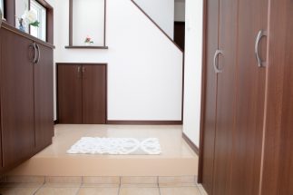 巨大地震で生死を左右する最大の要因は“家”　専門家が指摘する危ない間取りは「1階に寝室」「リビングの開口部が大きい」「玄関までの廊下が長い」