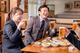 飲み会の会計でセコい人は嫌われる（イメージ）