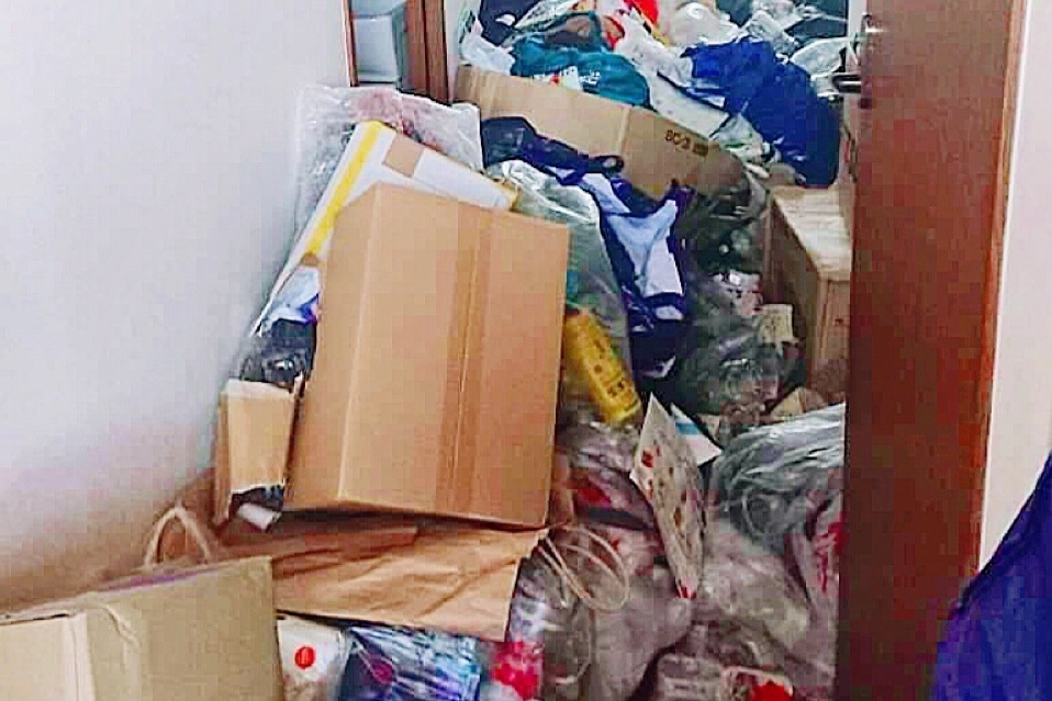 モノがあふれるゴミ屋敷(イメージ)