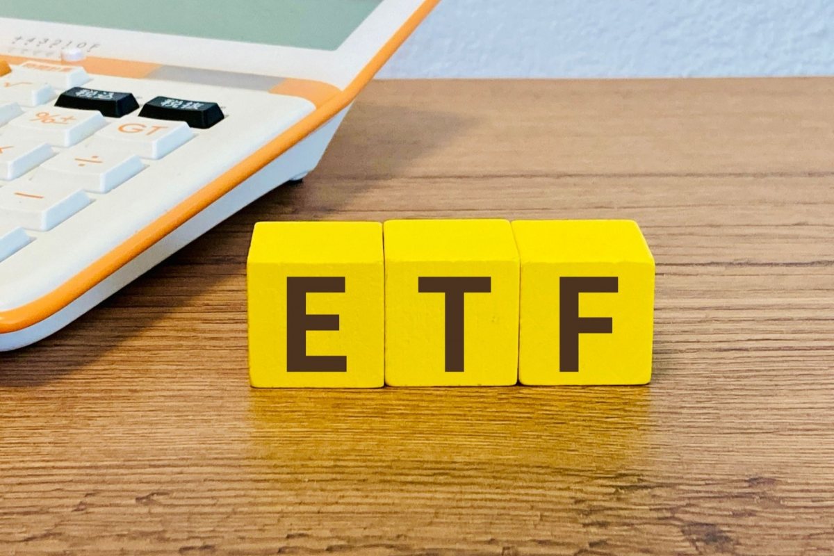 投資信託にはないETFの魅力を解説