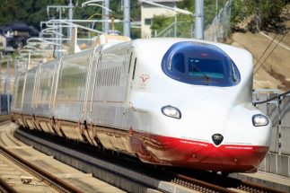 金融事業に参入するJR九州。写真は西九州新幹線の「かもめ」
