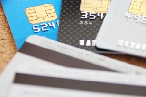 貯蓄や投資に役立つクレジットカードのサービスを解説