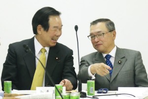 自民党の税制調査会の額賀福志郎小委員長と「課税強化」発言の宮沢洋一会長（写真：時事通信フォト）