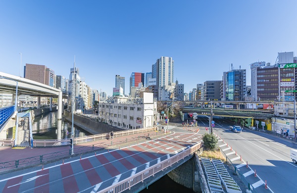 鉄道、道路、川が複雑に絡み合う飯田橋駅付近