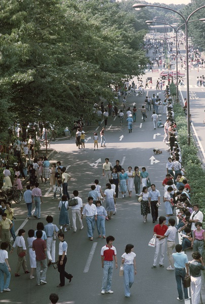 1980年代の原宿の歩行者天国の様子（写真：時事通信フォト）