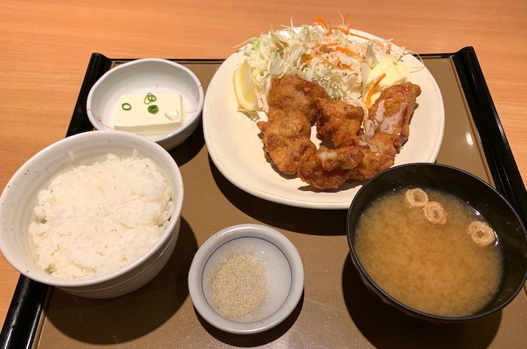 やよい軒の『から揚げ定食』