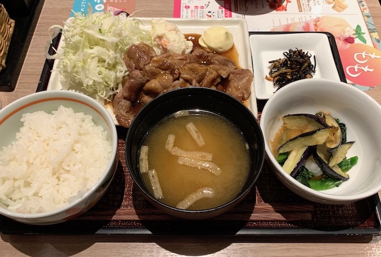 デニーズの「生姜焼き膳（選べる小鉢つき）」