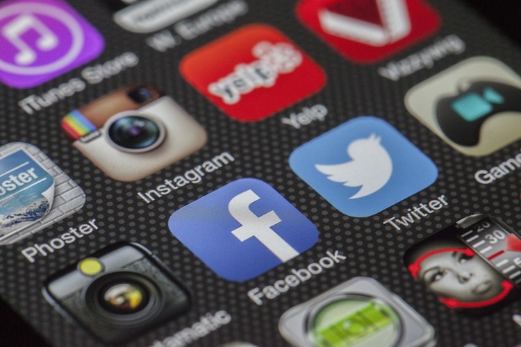 フェイスブックの仮想通貨「リブラ」がもたらす変革とは