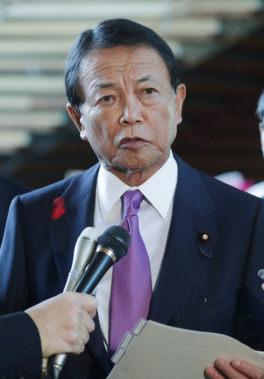 「日本人の計算能力は高いから軽減税率の混乱はない」と語った麻生太郎財務相（写真：時事通信フォト）