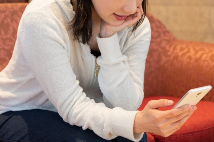 マッチングアプリでの婚活が普及しつつある（イメージ）