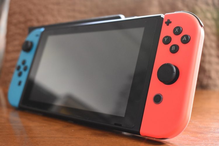 「動画を見るなら携帯ゲーム機」という若い世代も多いという（Nintendo Switch）
