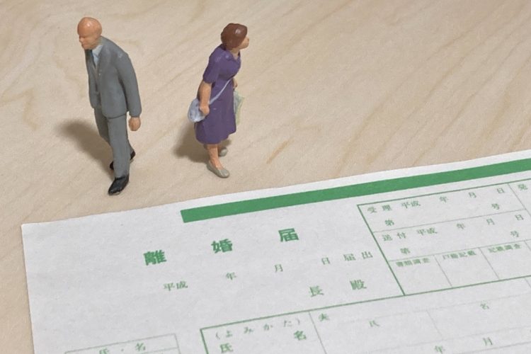 親が熟年離婚した子供たちの苦労とは？ （イメージ）
