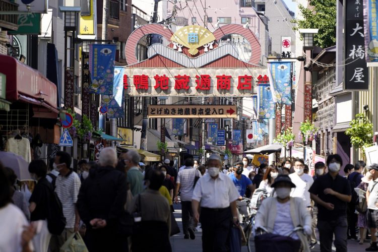 日本国民の10人に1人は80歳以上。いわゆる「高齢者」は約3割を占める（写真はイメージ／時事通信フォト）