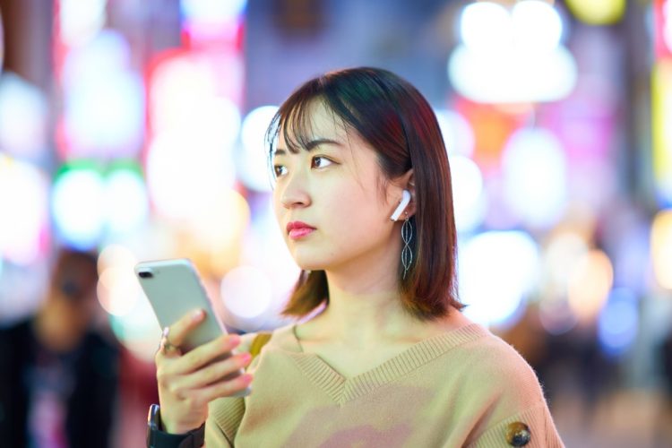 好きな音楽を聞かれて正直に答えたくない若者たちの心理とは（イメージ）