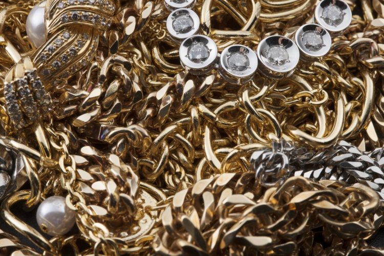 貴金属の投資にはどのようなものがあるか（写真：イメージマート）