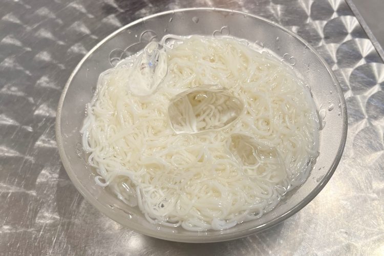氷水に浸かっているタイプのそうめん