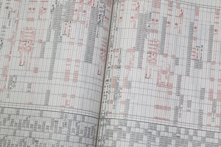 鉄道はダイヤという計画をもとに輸送を実現している（写真：イメージマート）