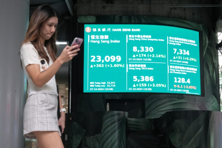 ハンセン指数も急騰している（写真は10月7日。Getty Images）