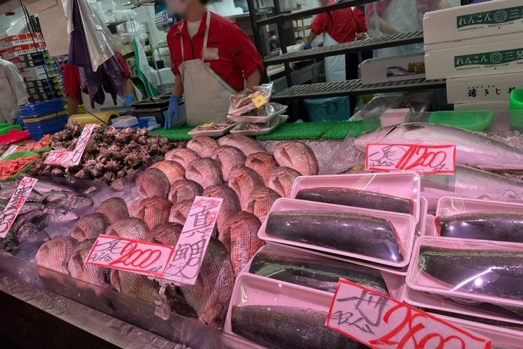 対面で、その場で捌く新鮮さが売り
