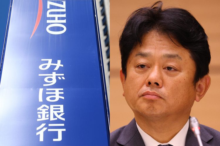 テレビカメラの撮影が許されない状況で謝罪したみずほ銀行の加藤勝彦・頭取