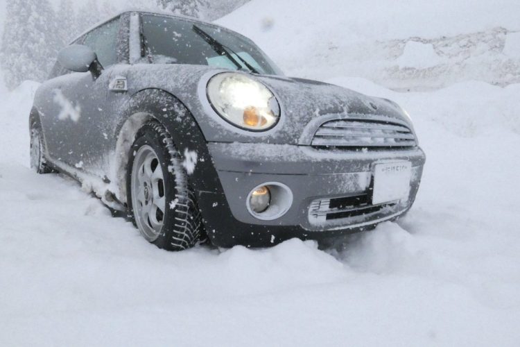 注意報レベルの大雪の中へ「シンクロウェザー」を装着して向かった