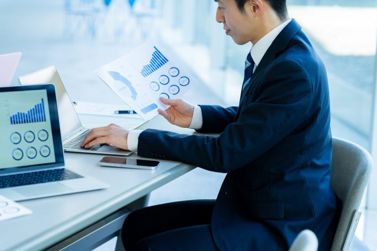 コンピューターやAIを上手に使い、効率と効果を上げていきたい（イメージ）