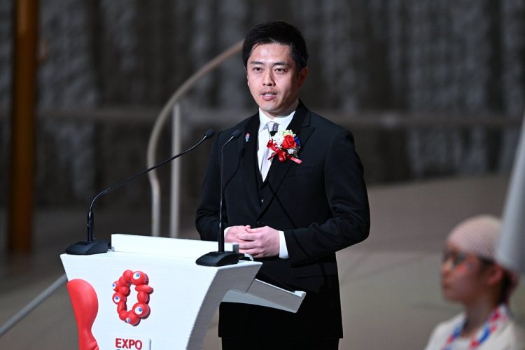 大阪維新の会「既得権の破壊」にビジネスチャンスを見出す企業も（吉村洋文・代表／時事通信フォト）