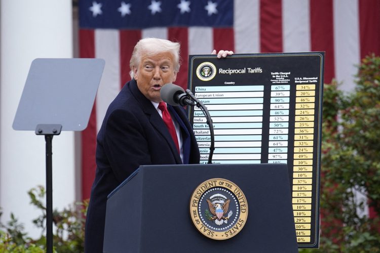 バリュー投資家・ヘムさんはトランプ・ショックで荒れる日本株市場をどう見ているのか（ABACA PRESS／時事通信フォト）