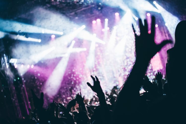 「K-POPの推し活を卒業した」人たちの事情とは（写真：イメージマート）