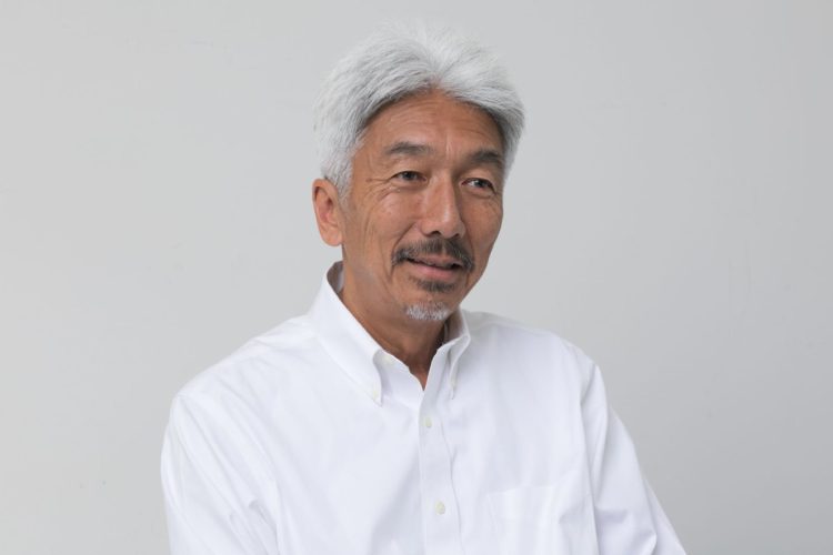 元マイクロソフトのプログラマーで、さまざまなソフトウェア開発をおこなう傍ら、投資家としても活躍する中島聡氏（写真：徳間書店提供）