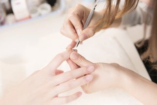 中華系ネイルサロンではさまざまなトラブルも（写真：イメージマート）
