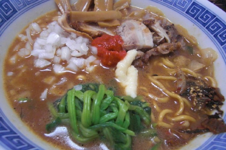 昨今の袋麺のクオリティの高さに驚き（筆者が自宅で作った「マルちゃんZUBAAAN！横浜家系豚骨醤油」）