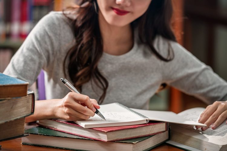 TOEICの次はTOEFLが標的に（写真：イメージマート）