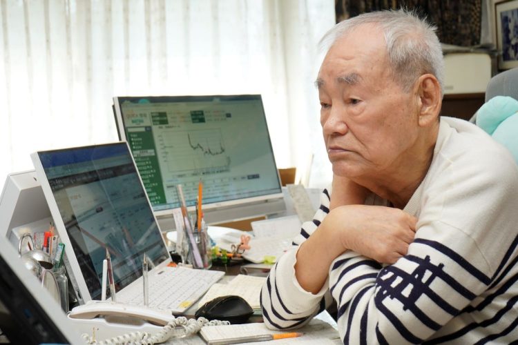 日々、マーケットと向き合うシゲルさん