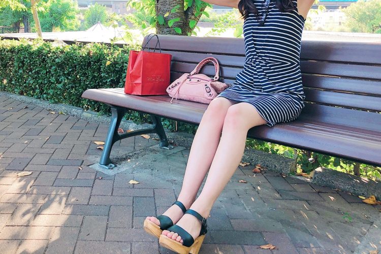 猛暑の影響は女性の足元にも及んでいる（イメージ）
