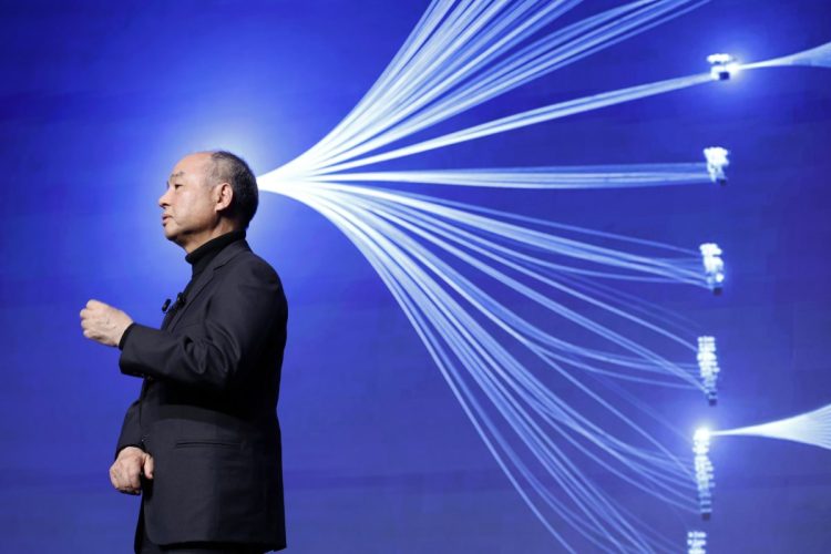 自社イベントでプレゼンテーションを行った、ソフトバンクグループ代表取締役会長の孫正義氏（写真：EPA＝時事）