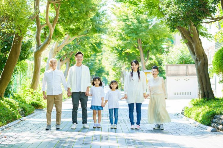 最適な年代で最適な老い支度を進めたい（写真：イメージマート）