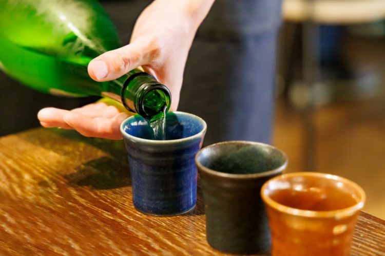 背景には日本酒の酒造免許の特殊性があるという（写真：イメージマート）