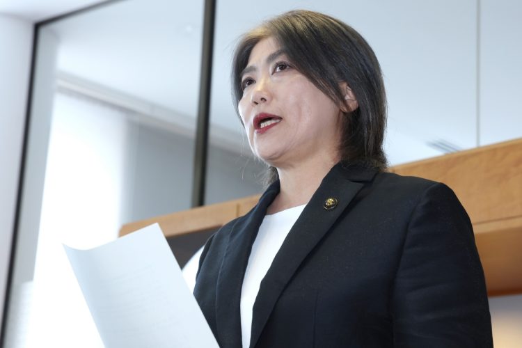 議会の解散に踏み切った静岡県伊東市の田久保真紀市長（時事通信フォト）