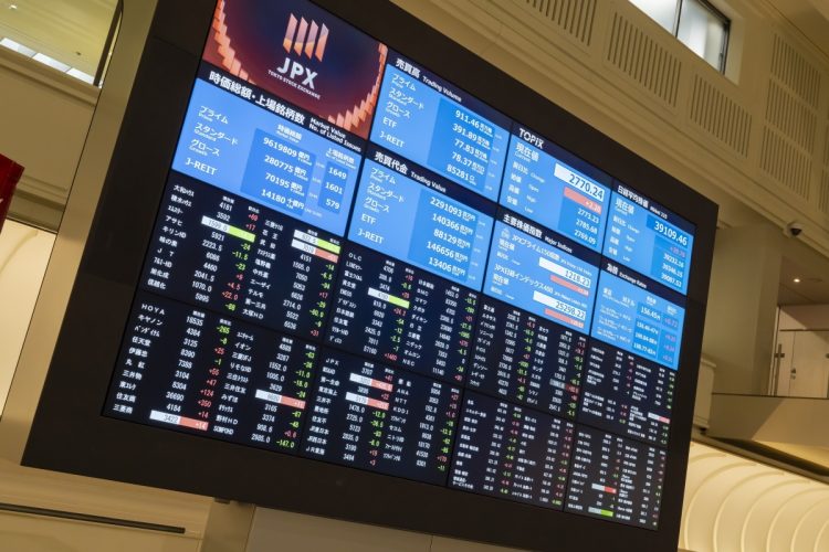 「割安な無名銘柄」はどの市場にあるのか（写真：イメージマート）