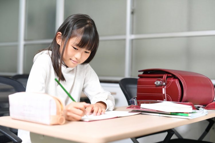 小中学生の学力低下が指摘される背景には何があるのか（イメージ）