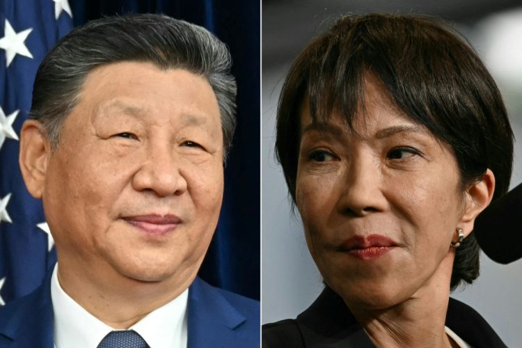 日中関係の緊迫感は高まる（左から習近平・国家主席、高市早苗・首相／写真：AFP＝時事）