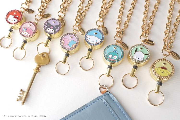 リール付きキーホルダーはゴールドカラーで展開