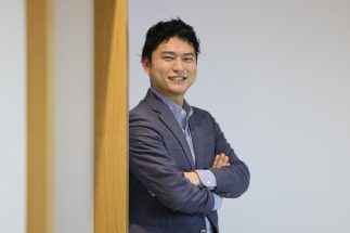 石川氏が創業したアイデミーは2023年に東証グロース上場、2025年にコンサル大手アクセンチュアの子会社になった（撮影：杉原賢紀）