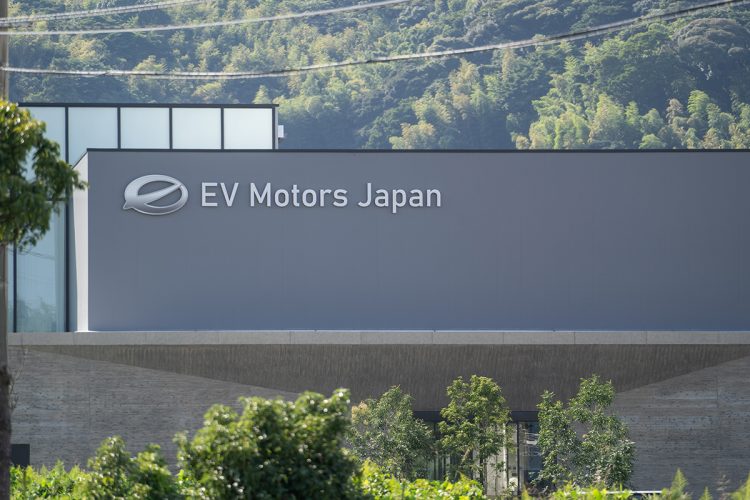EVバスを販売するEVモーターズ・ジャパンの本社社屋（撮影／加藤博人）