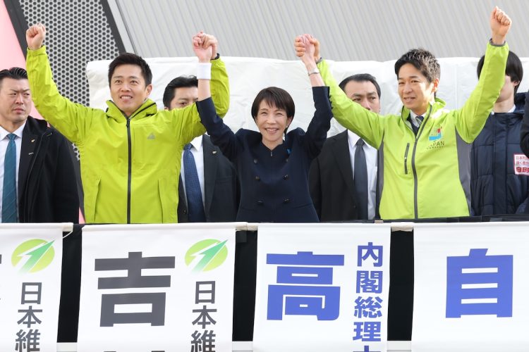 大阪の19選挙区中18選挙区で自民vs維新の「与党対決」が…（時事通信フォト）