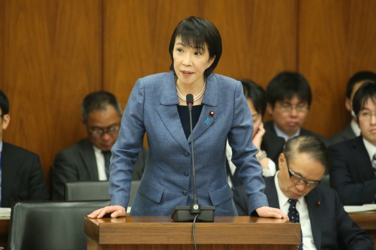 高市早苗・首相が総務大臣時代から取り組んできた「電波オークション」とは（写真は2016年。時事通信フォト）