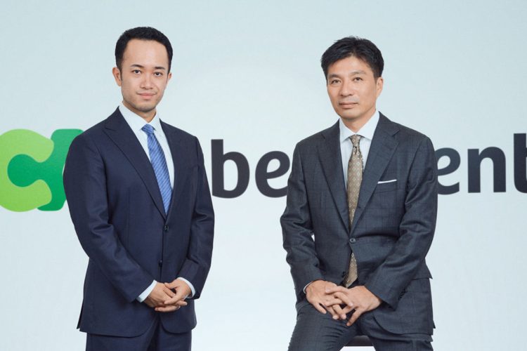 サイバーエージェントの新社長・山内隆裕氏（左）は若手時代からやり手だったという（右は藤田晋氏。会社ホームページより）