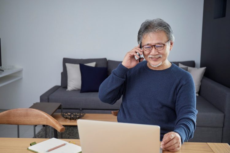 家族との連絡体制も整理しておきたい（写真：イメージマート）